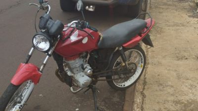 Adolescente de 15 anos é apreendido com motocicleta sem placa e chassi raspado em Cascavel