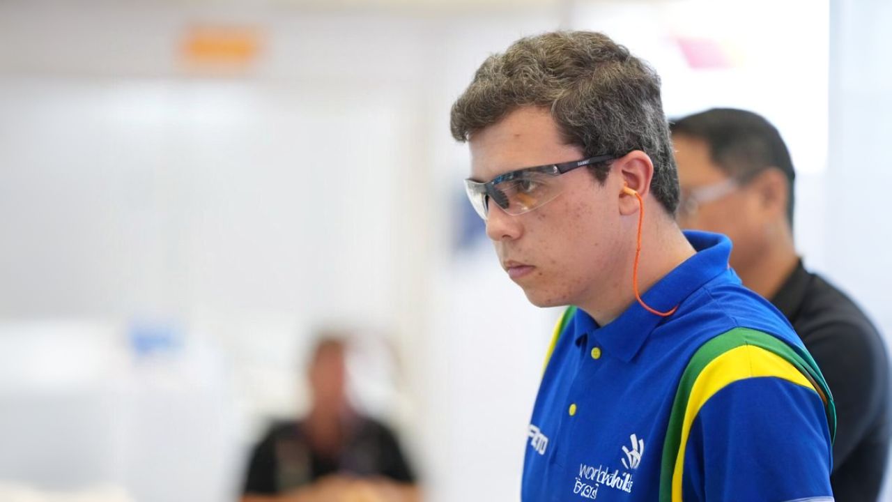 Aluno do Senai de Cascavel conquista Medalha de Excelência na WorldSkills 2026, na China