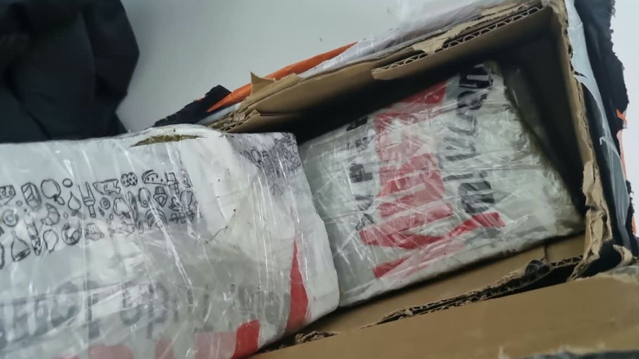 Polícia Civil apreende 2 kg de maconha em transportadora às margens da BR-277, em Cascavel