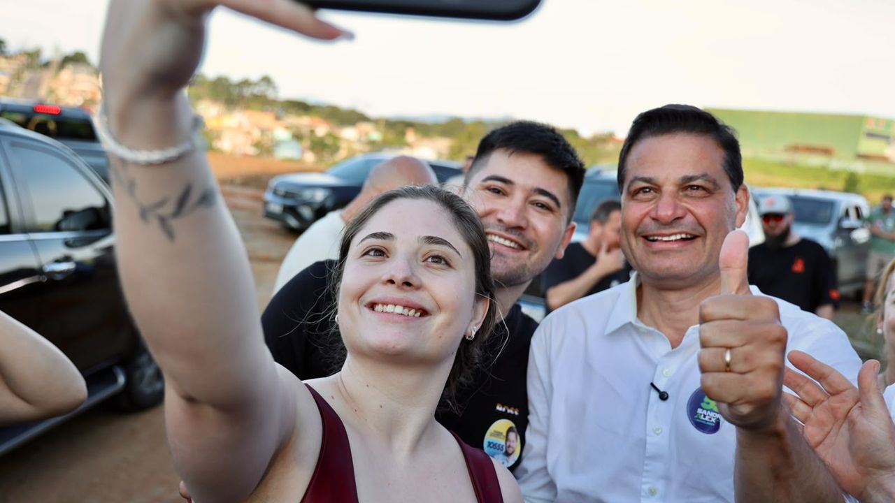 Sandro Alex cresce nas pesquisas e disputa segundo turno com Sergio Moro no Paraná