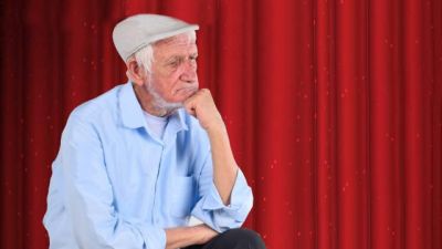 Semana do Idoso é comemorada com apresentações gratuitas de teatro em vários pontos de Cascavel