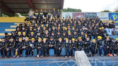Projeto Talentos de Jesus entrega kits esportivos a 270 crianças e adolescentes em Corbélia