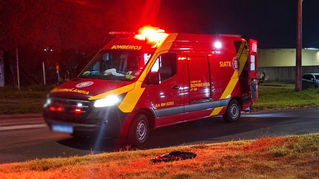 Colisão entre Vectra e Cobalt deixa quatro feridos no bairro Esmeralda, em Cascavel