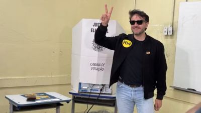 Renan Santos vota na Zona Sul de São Paulo e acompanha apuração na sede do Missão