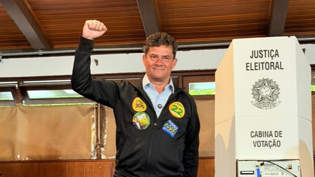 Eleições 2026: Sérgio Moro vota em Curitiba e acompanha votação de aliados