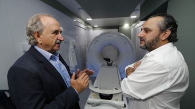 Cascavel inicia atendimentos na Carreta da Saúde para acelerar exames de ultrassonografia e tomografia