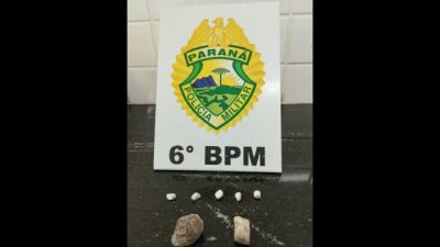 Quatro pessoas são presas por suspeita de tráfico de drogas em ponto de ônibus em Cascavel