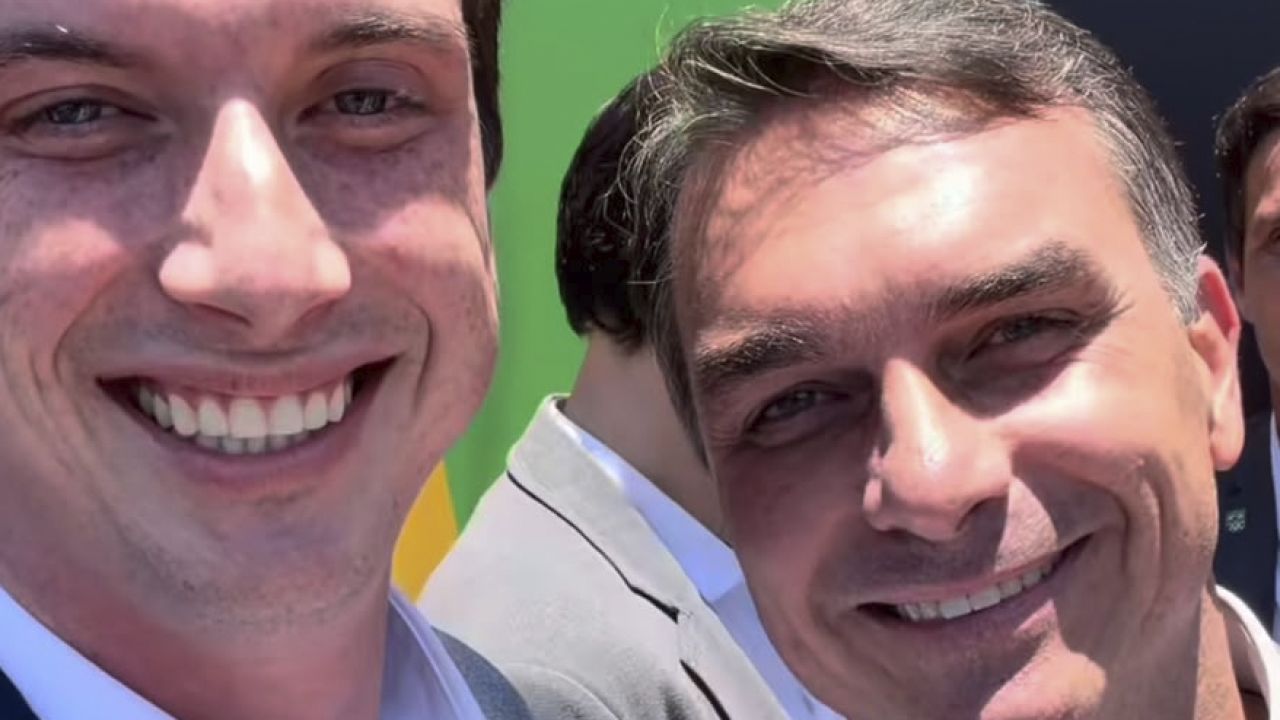 Mecabô encontra Flávio Bolsonaro em Brasília: “vamos te eleger”