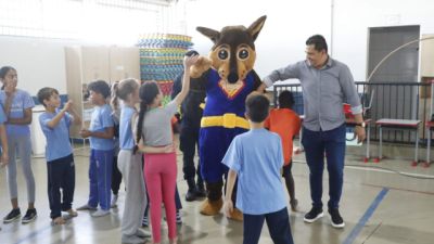 Patrulha Amiga leva diversão e conscientização sobre drogas e álcool a alunos de Cascavel