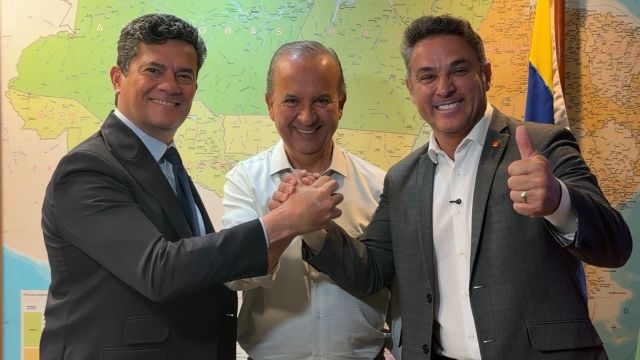 Governadores eleitos do Sul se unem em Brasília para apoiar Flávio Bolsonaro no segundo turno