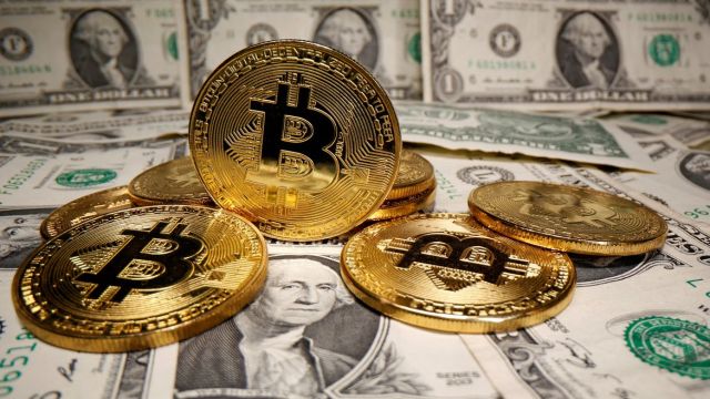 Site oferece criptomoedas por posts de apoio a Flávio Bolsonaro