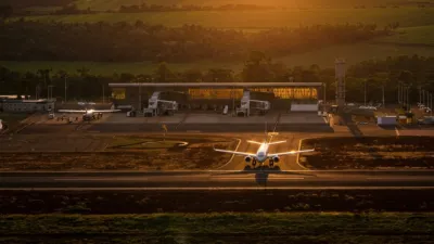 Aeroporto de Cascavel recebe liberação para pouso e decolagem em pista molhada