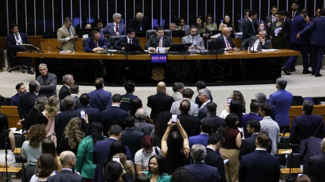 Alcolumbre marca votação da PEC pelo fim da 6x1 para quarta-feira