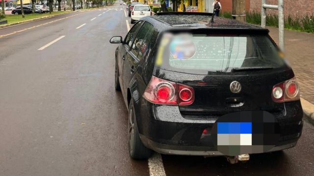 Veículo é apreendido após ser encontrado estacionado irregularmente no Centro de Cascavel