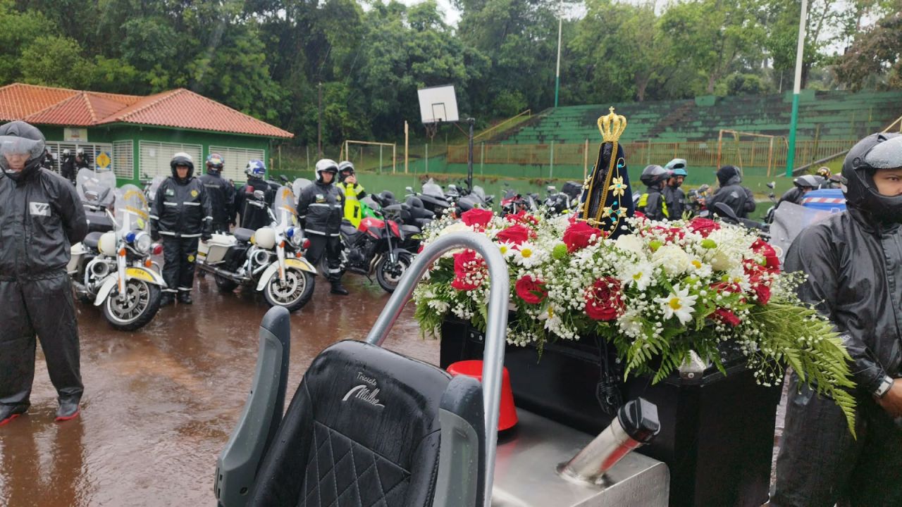 Motociata pela Fé reúne mais de 100 motociclistas em Cascavel durante celebração de Nossa Senhora Aparecida