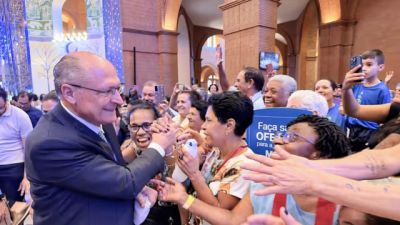 Em Aparecida, Alckmin pede isenção da Justiça Eleitoral
