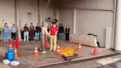 Prefeitura e Corpo de Bombeiros promovem capacitação de servidores da educação para atendimento de emergências em Cascavel