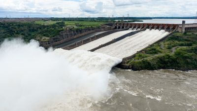 Rio Paraná atinge 120,81 metros e Itaipu alerta para novas chuvas na região