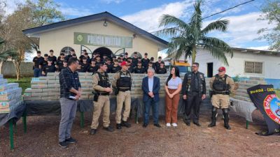 PMPR e Bodes do Asfalto entregam mais de 10 mil caixas de água de coco ao CEONC em Cascavel