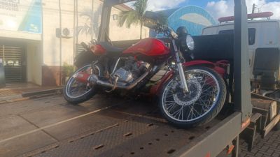 Motociclista sem CNH é abordado após empinar moto e trafegar em alta velocidade em Cascavel