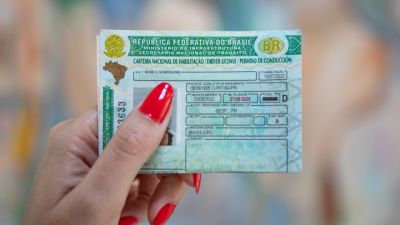 Detran-PR reforça que exame toxicológico é obrigatório para tirar CNH de carro e moto