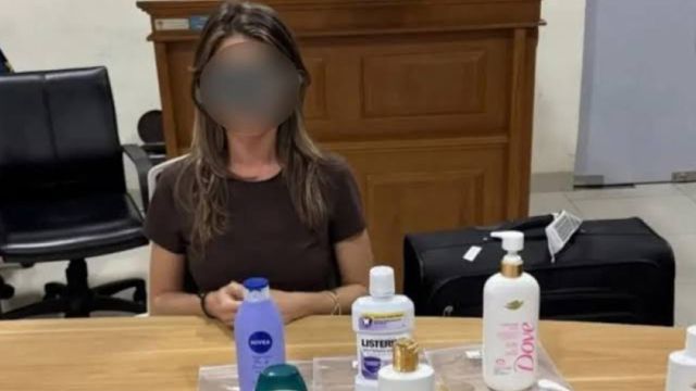 Cascavelense é presa com 3,6 kg de cocaína líquida em frascos de cosméticos na Indonésia