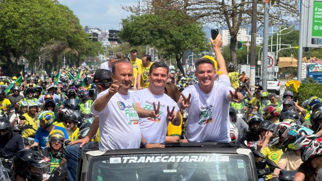 Após motociata em Florianópolis, governadores do Sul vêm a Curitiba à tarde para ato em apoio a Flávio Bolsonaro