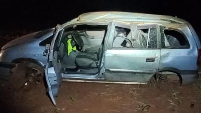 Idoso fica ferido após perder controle de carro e capotar na PR-239 em Assis Chateaubriand