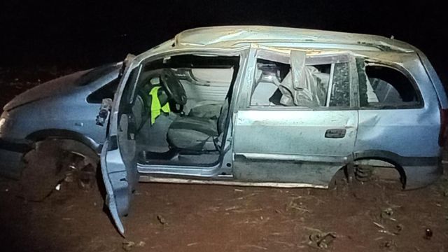 Idoso fica ferido após perder controle de carro e capotar na PR-239 em Assis Chateaubriand
