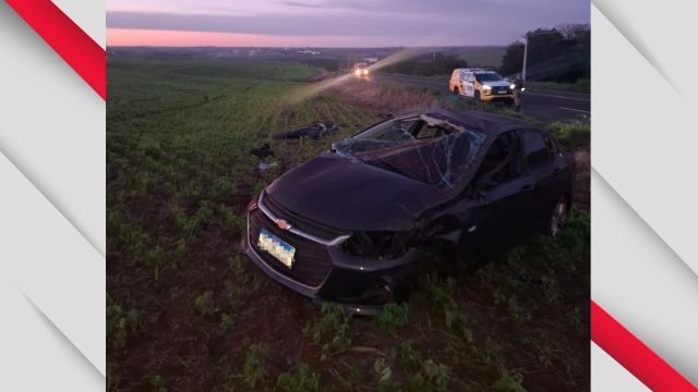 Jovem de 20 anos morre após carro capotar na PR-486, em Brasilândia do Sul