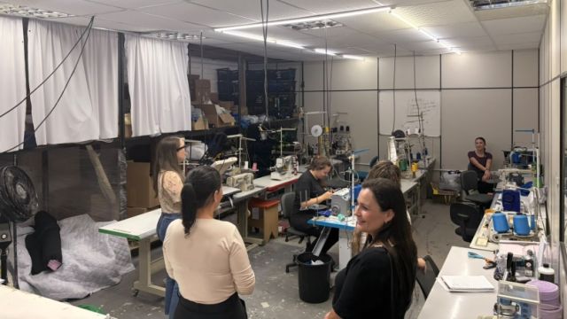 Secretaria de Educação realiza visita técnica para acompanhar produção dos uniformes escolares para 2027