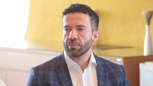 André Janones recebe alta e deixa hospital em São Paulo