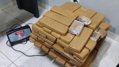 PRF apreende 46 kg de maconha e skunk em malas de passageira venezuelana na BR-277