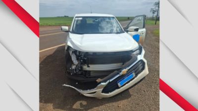 Colisão entre caminhonete e caminhão deixa mulher ferida na PR-491, em Marechal Cândido Rondon