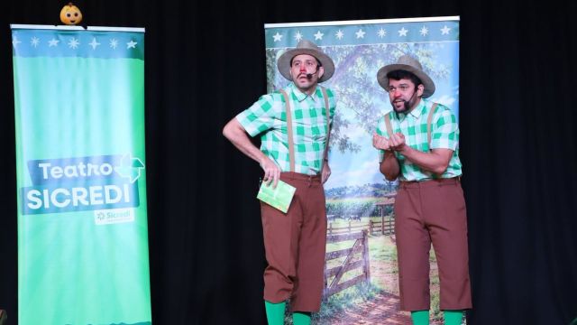 Teatro sobre educação financeira reúne alunos da rede municipal de Itaipulândia