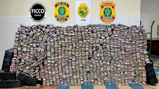 FICCO/PR apreende mais de uma tonelada de maconha em caminhão na BR-277