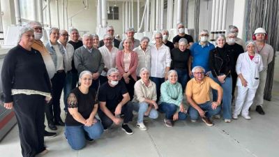 Empresários do Brasil e de Portugal visitam moinho de trigo da Coopavel