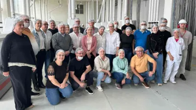 Empresários do Brasil e de Portugal visitam moinho de trigo da Coopavel