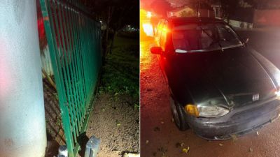 Mulher é presa após colidir carro propositalmente contra portão de unidade da PM em Cascavel