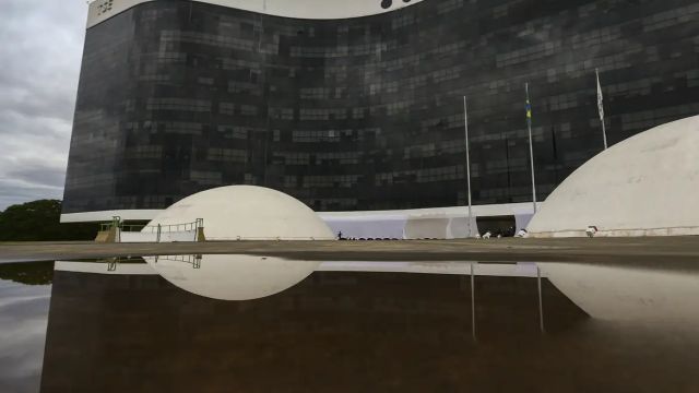 TSE diz que contagem dos votos será retomada às 19h