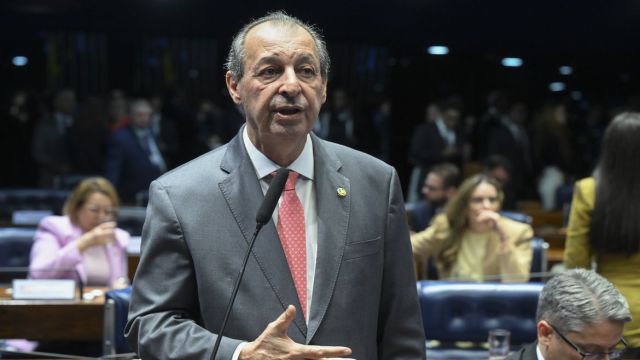 Omar Aziz é eleito governador do Amazonas