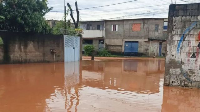 Chuva altera local de votação em Itapevi, no interior paulista