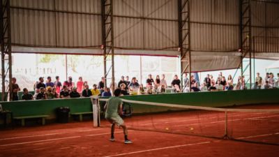 Comercial Sicoob Open de Tênis reúne 225 atletas e define campeões em 23 categorias