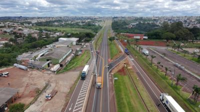 Tráfego da BR-277 é direcionado para marginais durante obras da Trincheira do Cascavel Velho