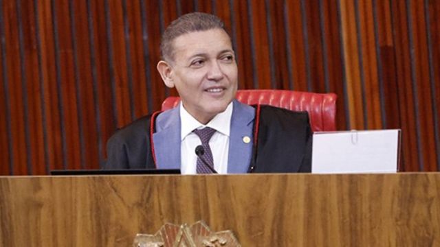 TSE permite arredondamento e reconhece cumprimento da cláusula de barreira pelo PSOL e Rede