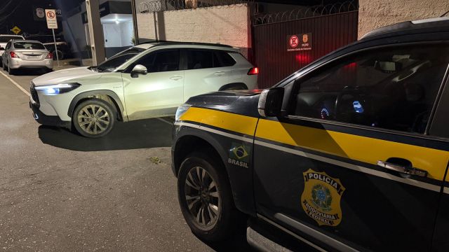 PRF recupera carro clonado com alerta de roubo na BR-116 em Campina Grande do Sul