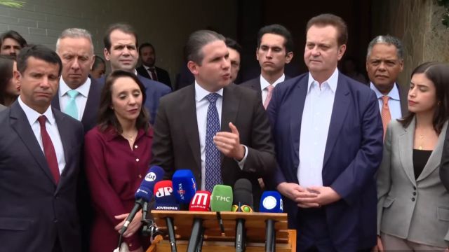 Hugo Motta quer votar mudanças no sistema eleitoral ainda neste ano, com distrital misto a partir de 2034