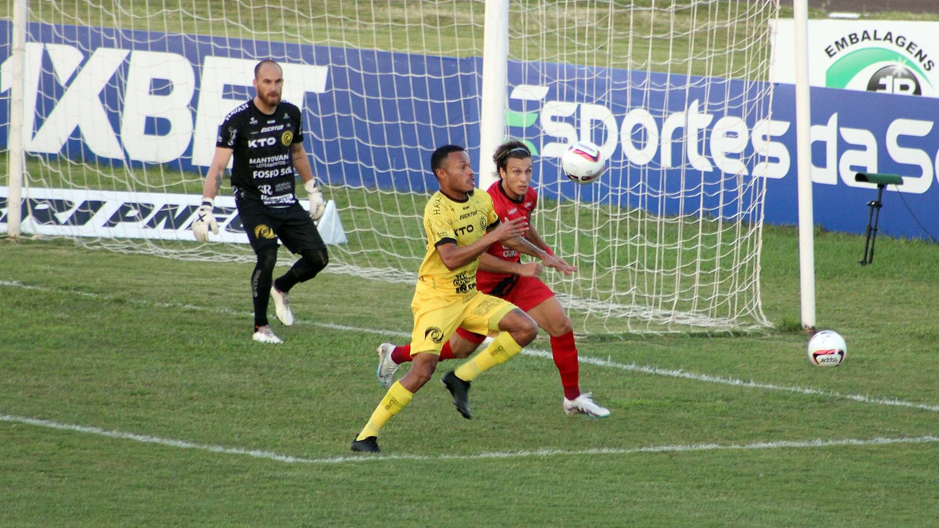 Cascavel perde para o Athletico em partida emocionante e recorde de público