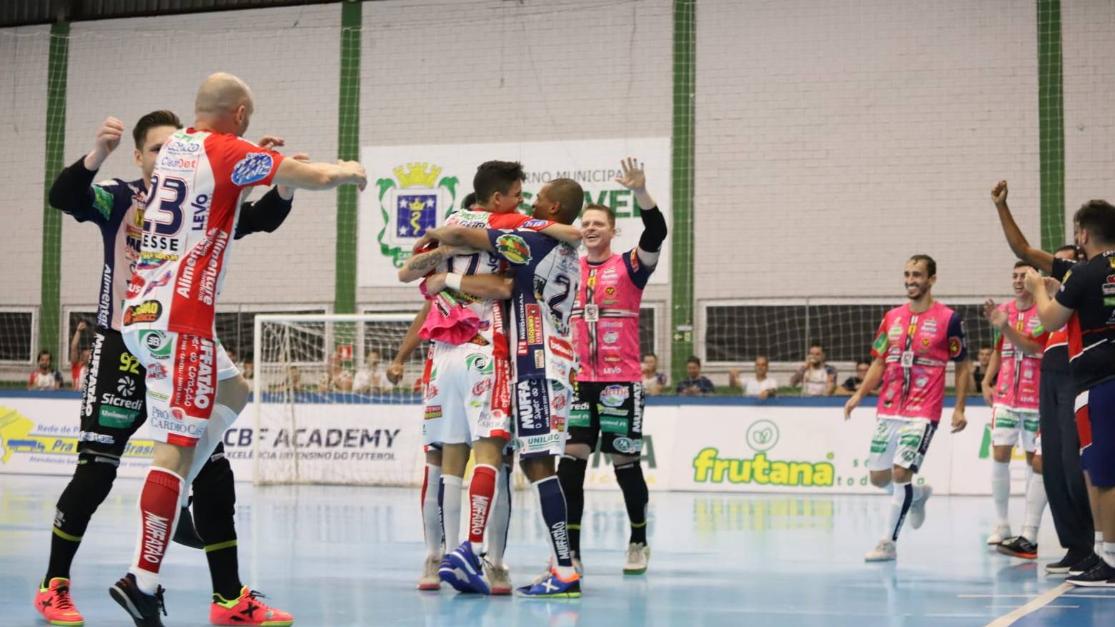 Cascavel Futsal goleia Blumenau pela Liga Nacional