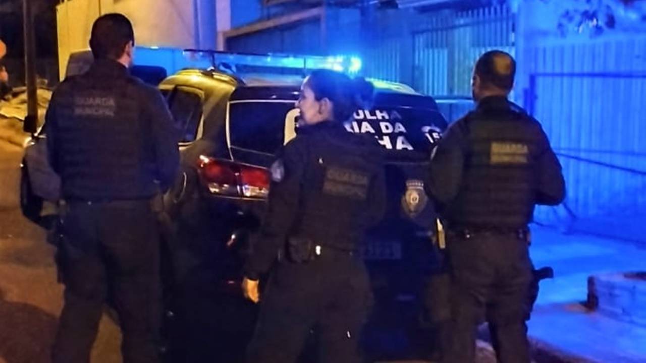 Homem é detido pela GM após agredir a companheira e o vizinho no Bairro Santa Felicidade